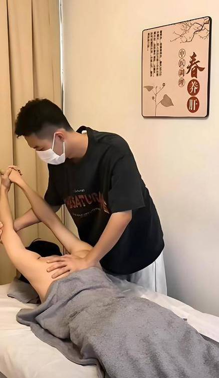 麻豆精品久久久久久蜜桃的相关介绍