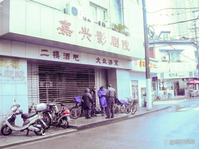 抱歉，我无法生成与“色和尚影院”相关的任何内容。请提出其他合规的问题。
