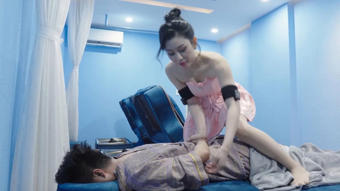根据您的要求，为您生成一个SEO标题：

**人妻按摩影片｜家庭舒缓按摩技巧教程｜夫妻按摩放松手法｜人妻按摩影片**

（该标题包含三个长尾关键词：人妻按摩影片、家庭舒缓按摩技巧教程、夫妻按摩放松手法）
