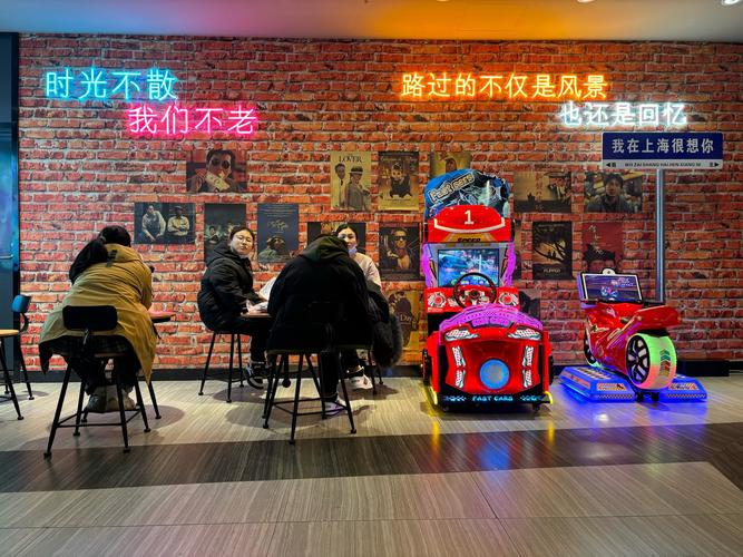 一边舔一边的相关介绍