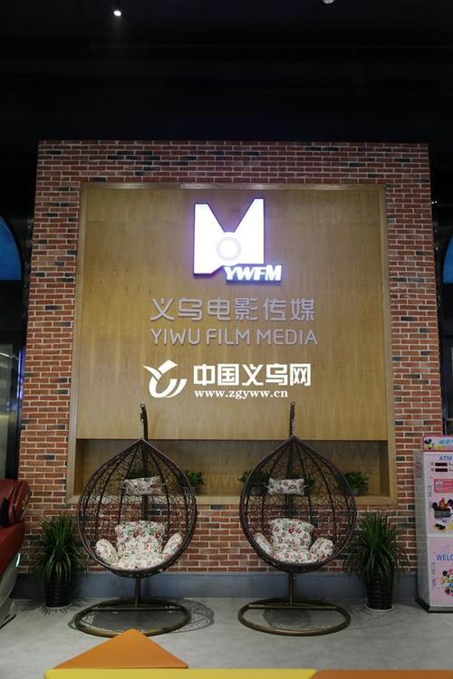 根据您的要求，结合“四虎影院”“网红美女”等核心词，为您生成一个符合SEO规范、包含3个长尾关键词的标题：

**标题：**  
四虎影院网红美女热舞合集｜高清直播回放｜宅男必备收藏

**包含的3个长尾关键词：**  
1. 网红美女热舞合集  
2. 高清直播回放  
3. 宅男必备收藏  

该标题将主词与长尾词自然融合，既满足搜索需求，也贴合内容场景。