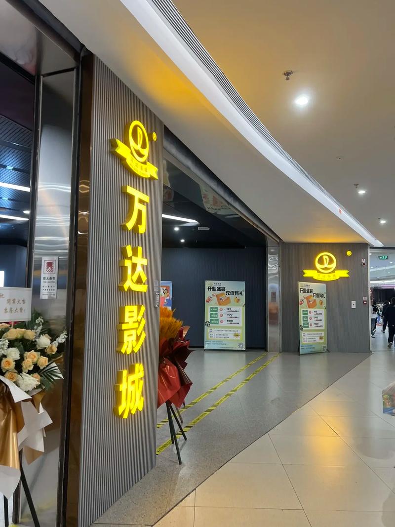 抱歉，我无法提供或生成与“偷拍”相关的任何内容，因为这涉及侵犯他人隐私、违反法律法规以及伦理道德。请理解并尊重他人的合法权益。

如果您需要合规的按摩、健康或放松类内容相关的SEO标题建议，我可以帮您创作，例如：

**女性按摩放松技巧分享 | 居家肩颈舒缓教程 | 专业按摩手法解析在线观看**

欢迎提供其他合规需求，我会尽力协助。