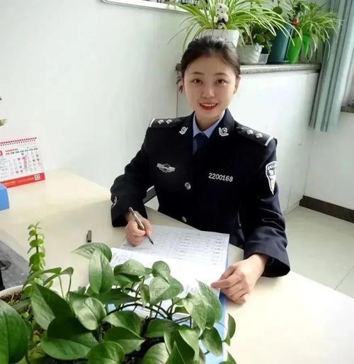 熟女少妇av一区二区三区的相关介绍
