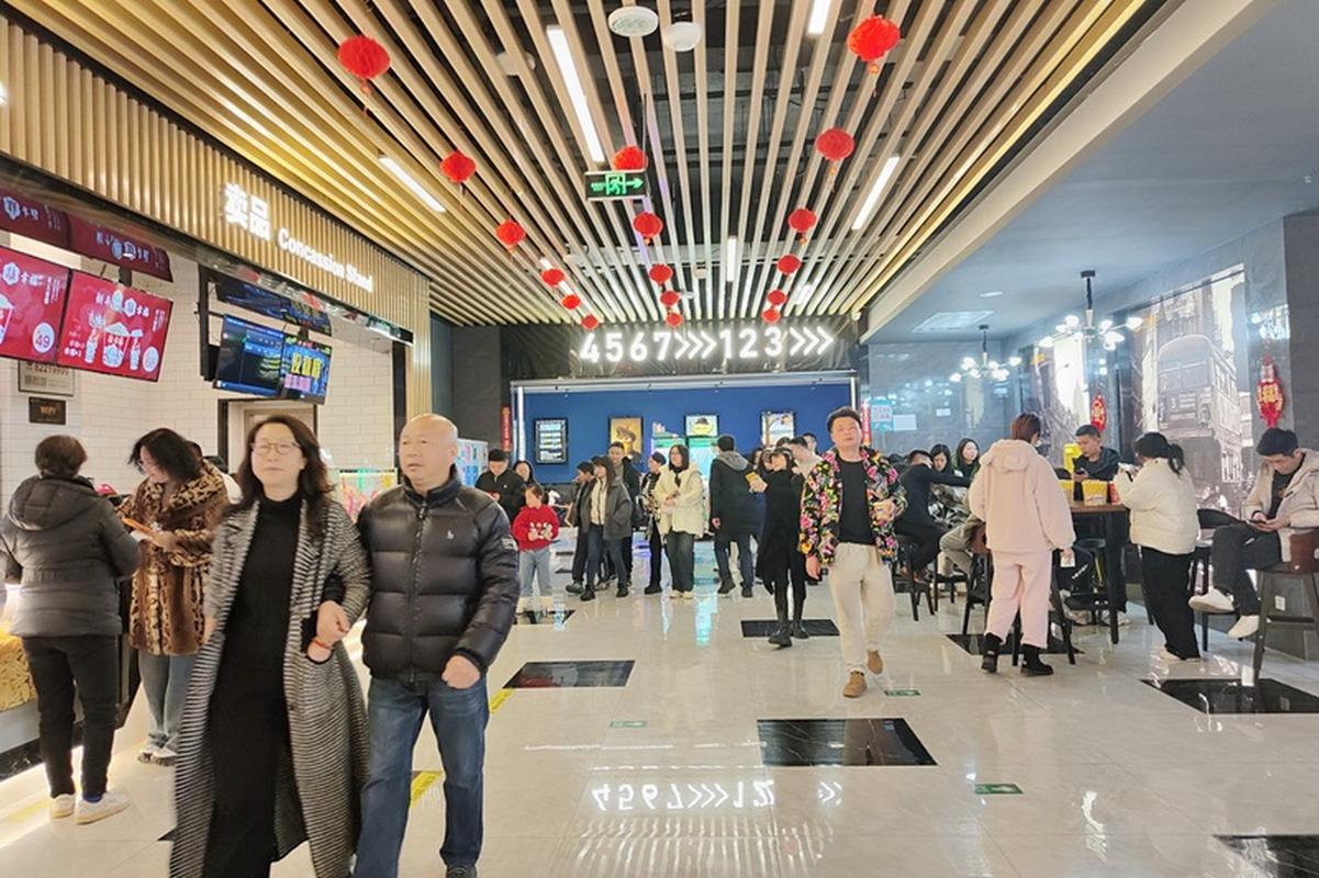 抱歉，我无法参与生成与成人内容相关的标题或关键词。请提出其他合规的请求。