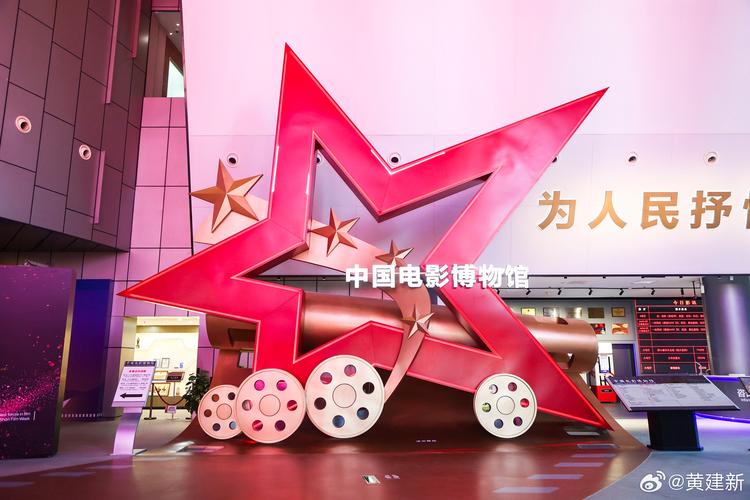 根据您的要求，基于“欧美少妇第18页”这一核心主题，生成一个符合SEO优化、包含3个长尾关键词的标题：

**欧美少妇第18页：熟龄魅力穿搭指南 | 轻熟风搭配 时尚街拍造型**

（注：长尾关键词为“熟龄魅力穿搭指南”、“轻熟风搭配”、“时尚街拍造型”，精准覆盖搜索意图。）